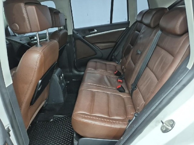 6081000039R12.jpg