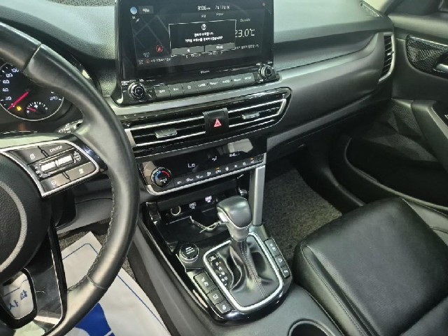 6071000633R10.jpg