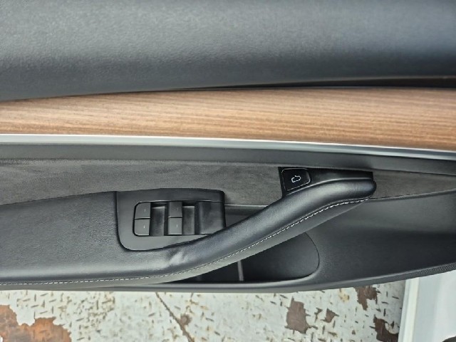 6081500865R18.jpg