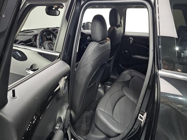 300c20e1697d9757ede540f3a36f05f4.jpeg