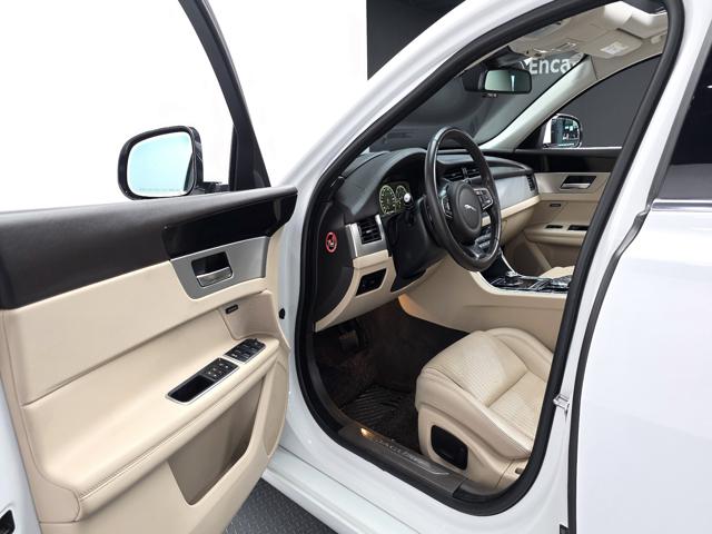9295cb34396fef71149af65785816bf4.jpeg