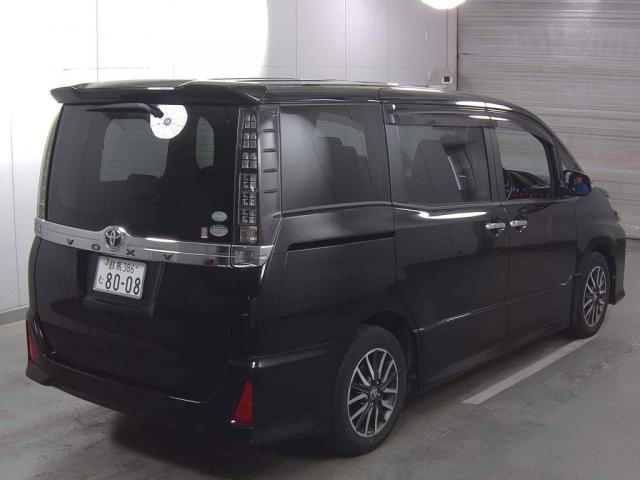 27117131_carP_l_3.jpg