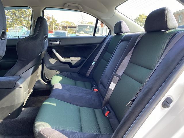 0541683A30251109W00116.jpg