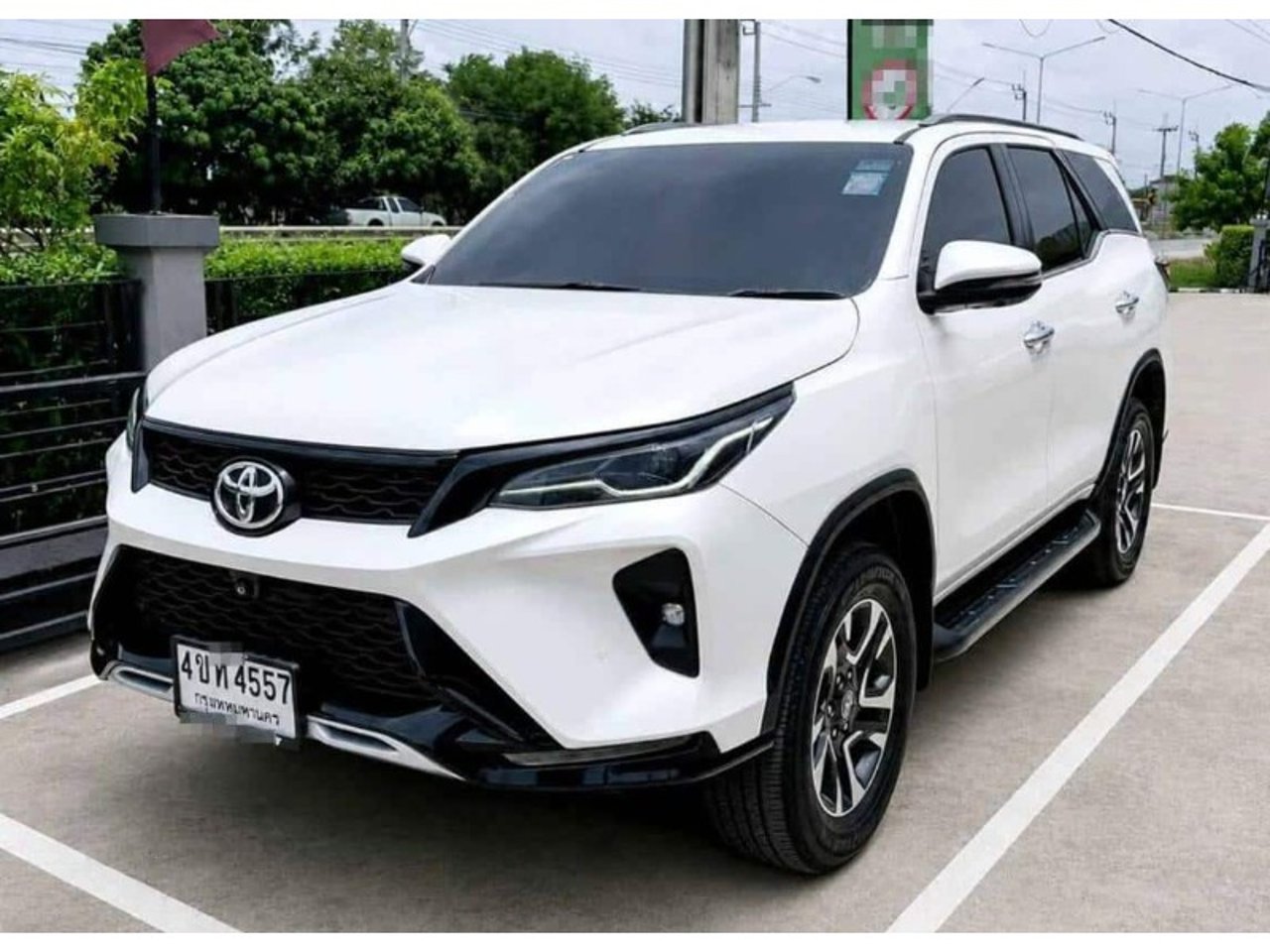 2023 Toyota Fortuner, photo 1 of 1