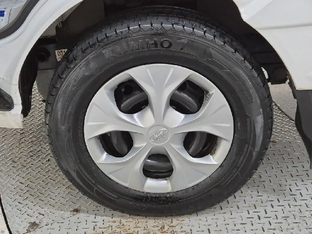 6071501685R17.jpg