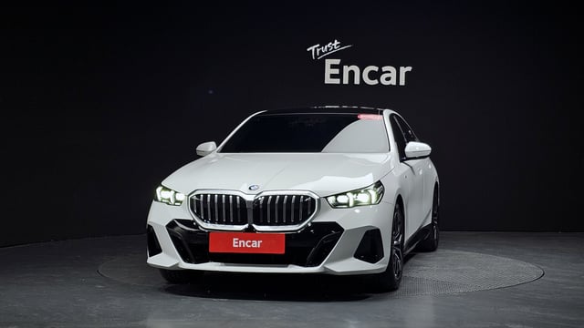 6071000816R1.jpg