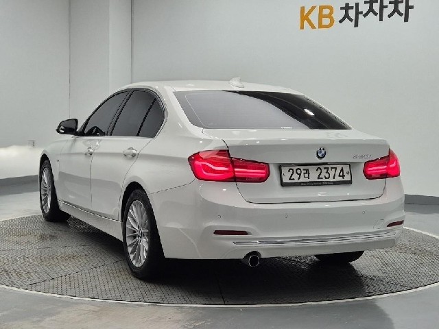 6081001811R2.jpg