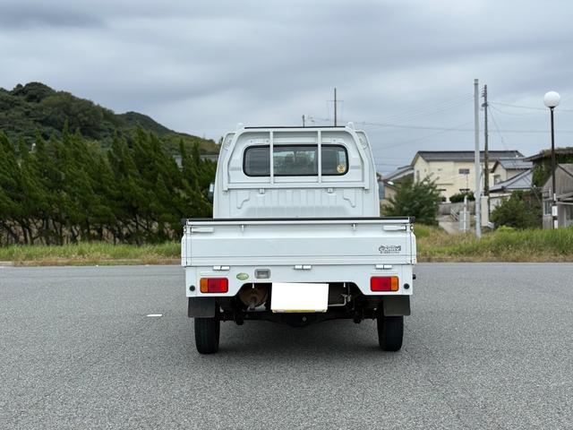1002213A30251025W00405.jpg