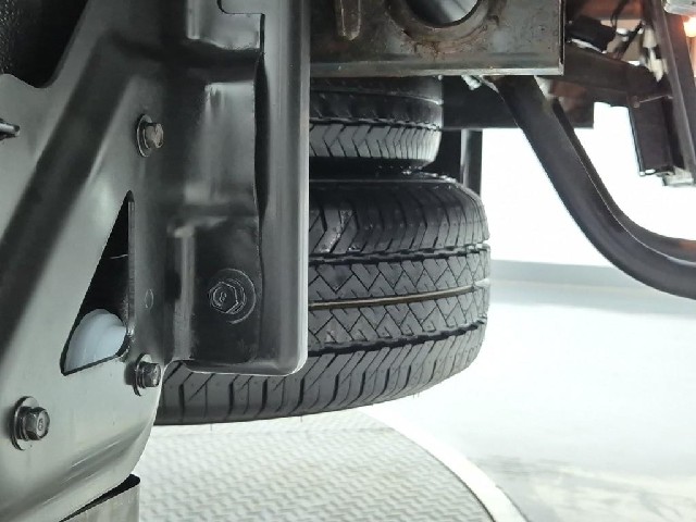6081001925R15.jpg