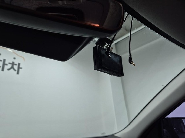 6081000209R16.jpg