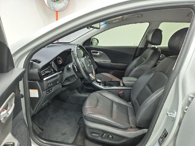 6081500117R11.jpg