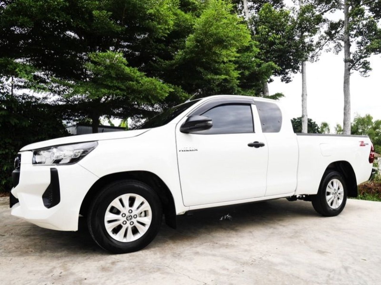 2025 Toyota Hilux, photo 1 of 1