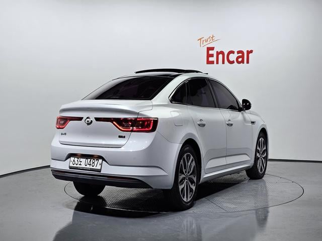 5edf1af8923e6d116cbb4111d4671b99.jpg