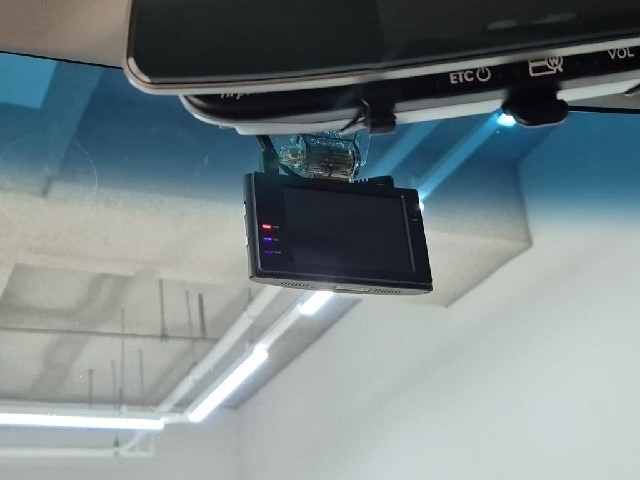 6081002116R15.jpg