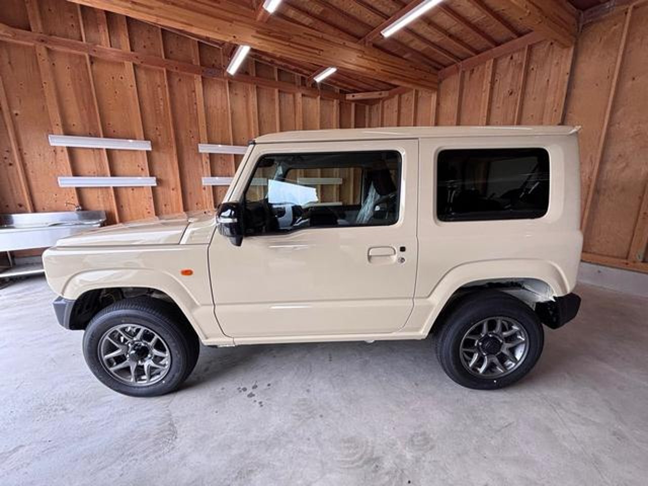 2025 Suzuki Jimny, photo 1 of 1