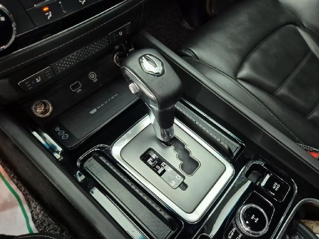 6051001156R8.jpg