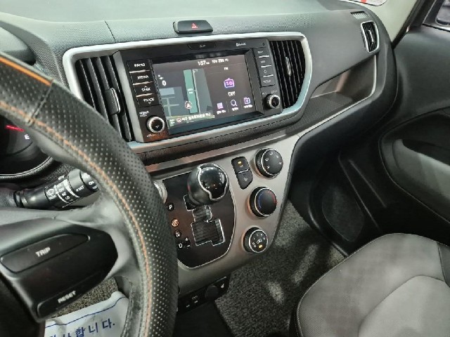 6101002218R10.jpg