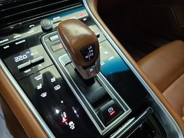 6101501979R8.jpg