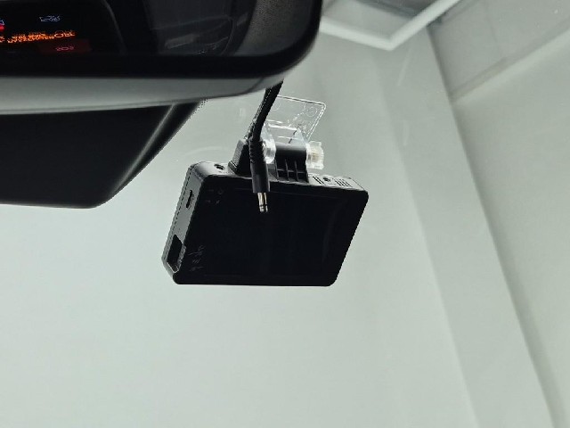 6101001584R16.jpg