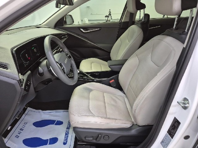 6051500254R11.jpg