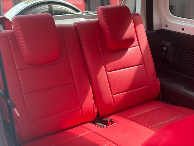 0520440A30261019W00114.jpg