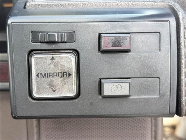 26905487_carP_l_8.jpg