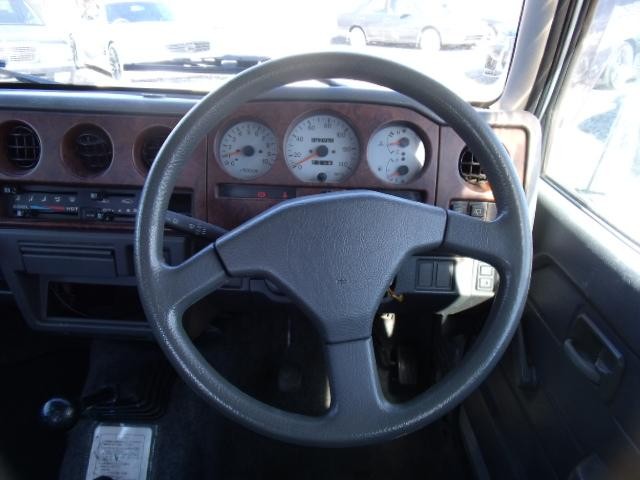 0504216A30250120W00117.jpg