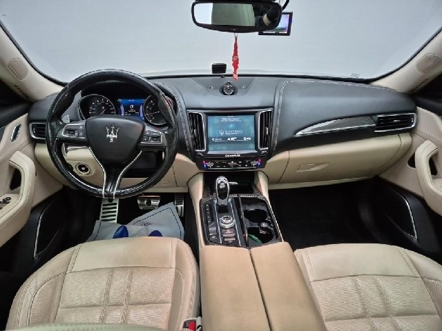 6011001105R7.jpg