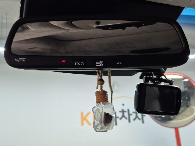 6081000715R18.jpg