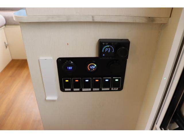 0708485A30251217W00104.jpg