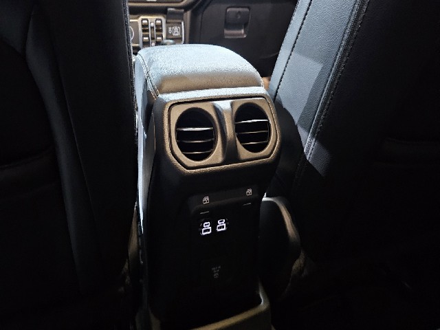 5896cf5525b8575291faf1ed6c8ed70b.jpeg