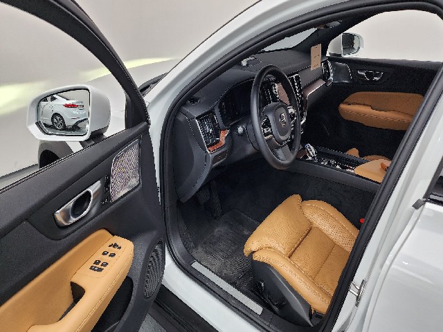 3b1edf856f1035a1a1a8f84495f9b821.jpeg