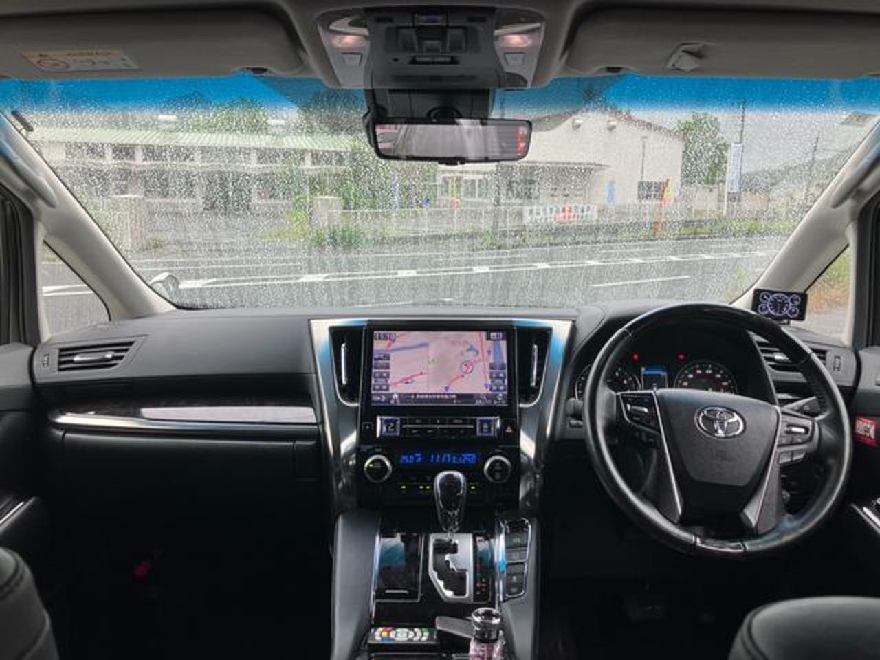 2022 Toyota Alphard, photo 2 of 2