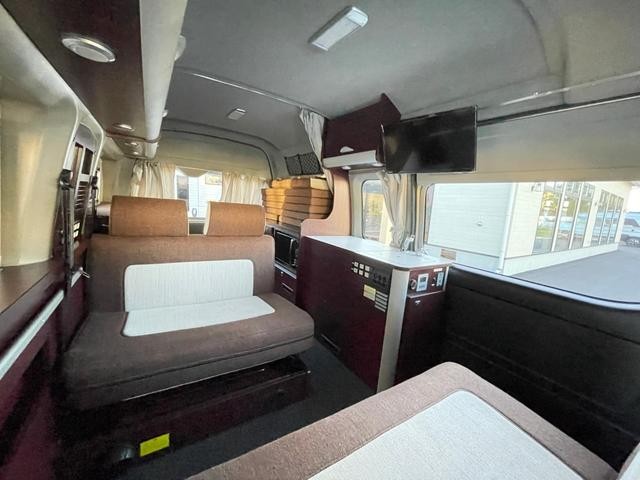 0403068A30261030W00204.jpg