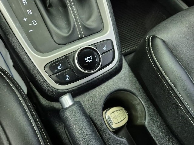 6081001325R19.jpg