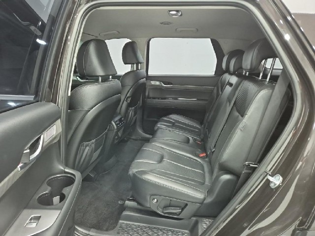6081000813R12.jpg