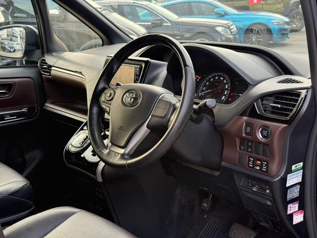 0520049A30261030W00216.jpg