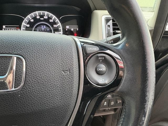 0510855A30261029W00108.jpg