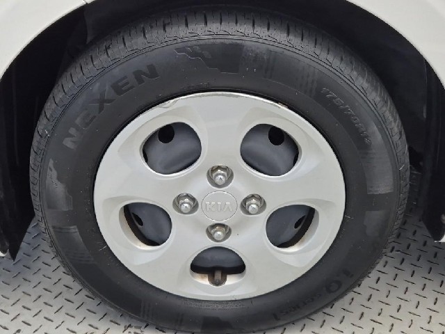 6081500877R16.jpg
