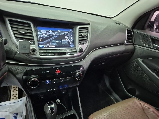6081000934R10.jpg