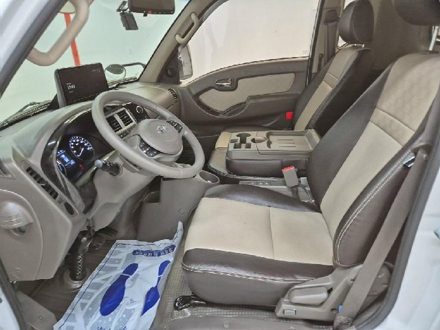 6081502142R10.jpg