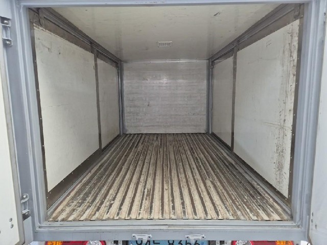 6081502142R17.jpg