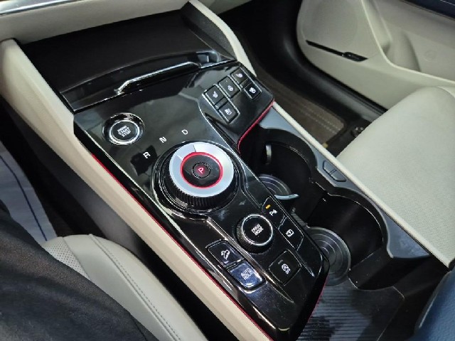 6081500780R8.jpg