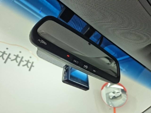6081000582R15.jpg