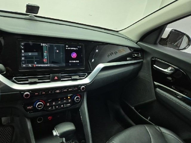 6071000184R10.jpg