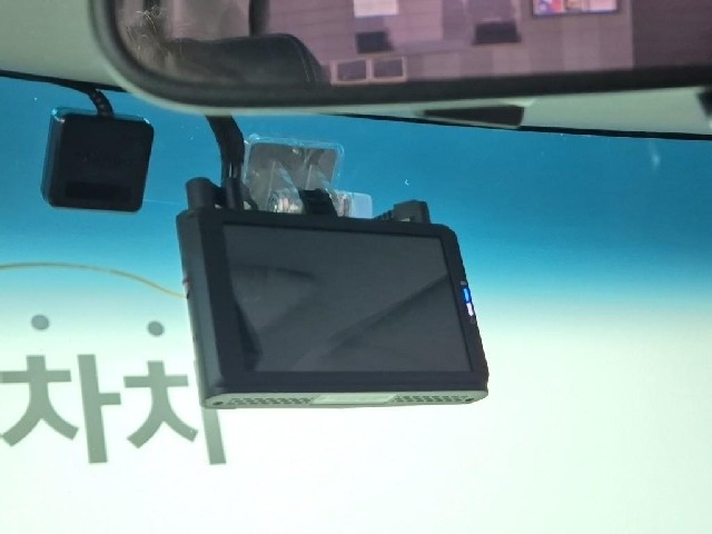 6081002129R15.jpg