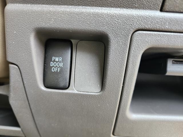 0540272A30261030W00214.jpg