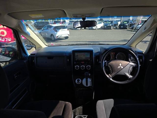 0504129A30261028W00114.jpg