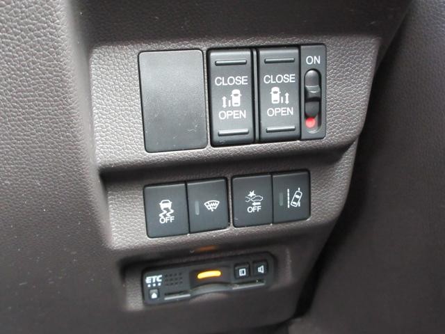 0541821A30261026W00103.jpg