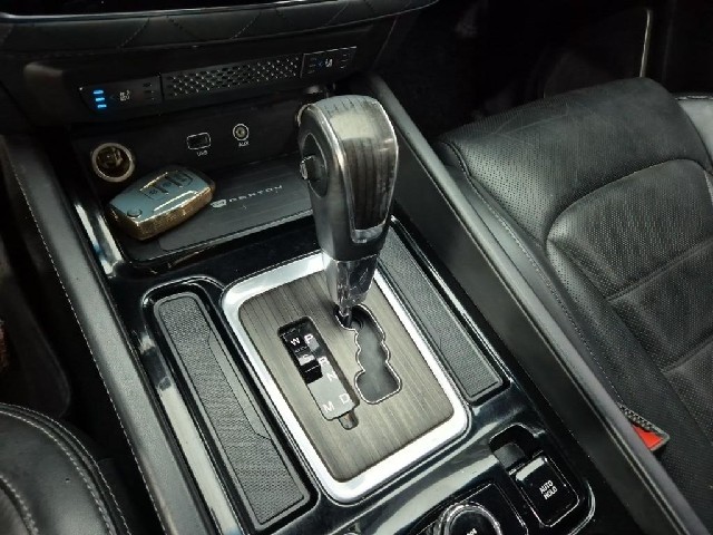 6081001734R8.jpg